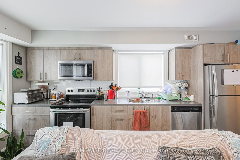 101 - 814 Glencairn Ave, Toronto, M6B 2A3 | Image 2