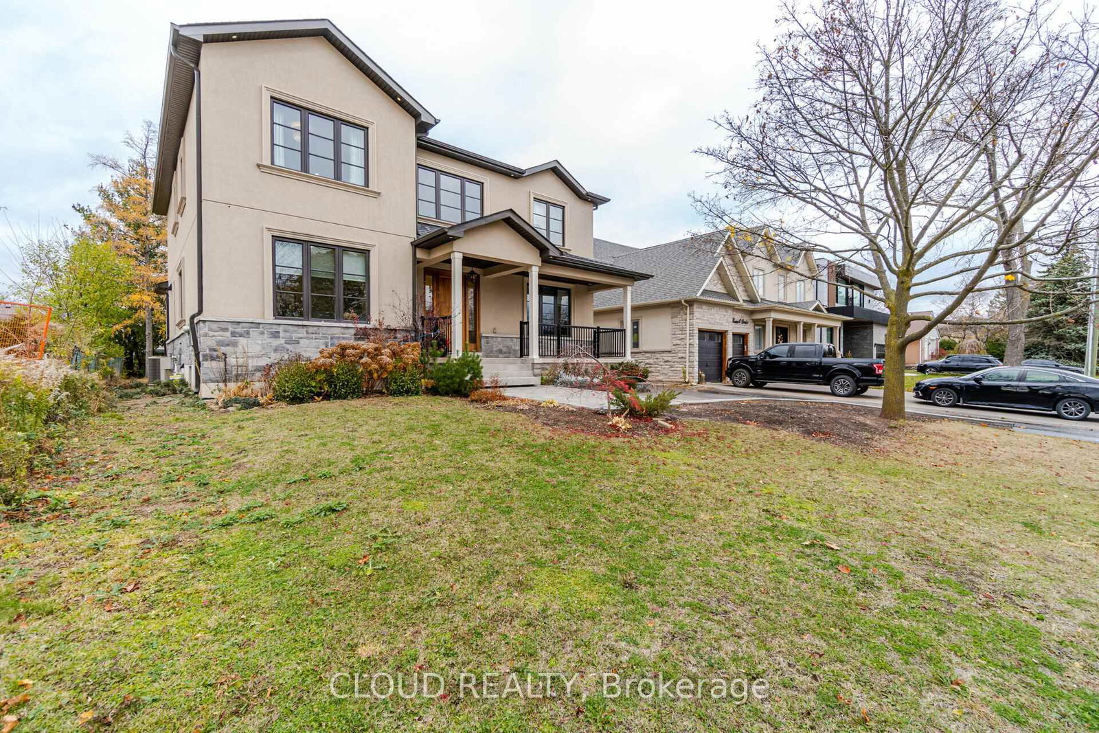 Listing photo 2