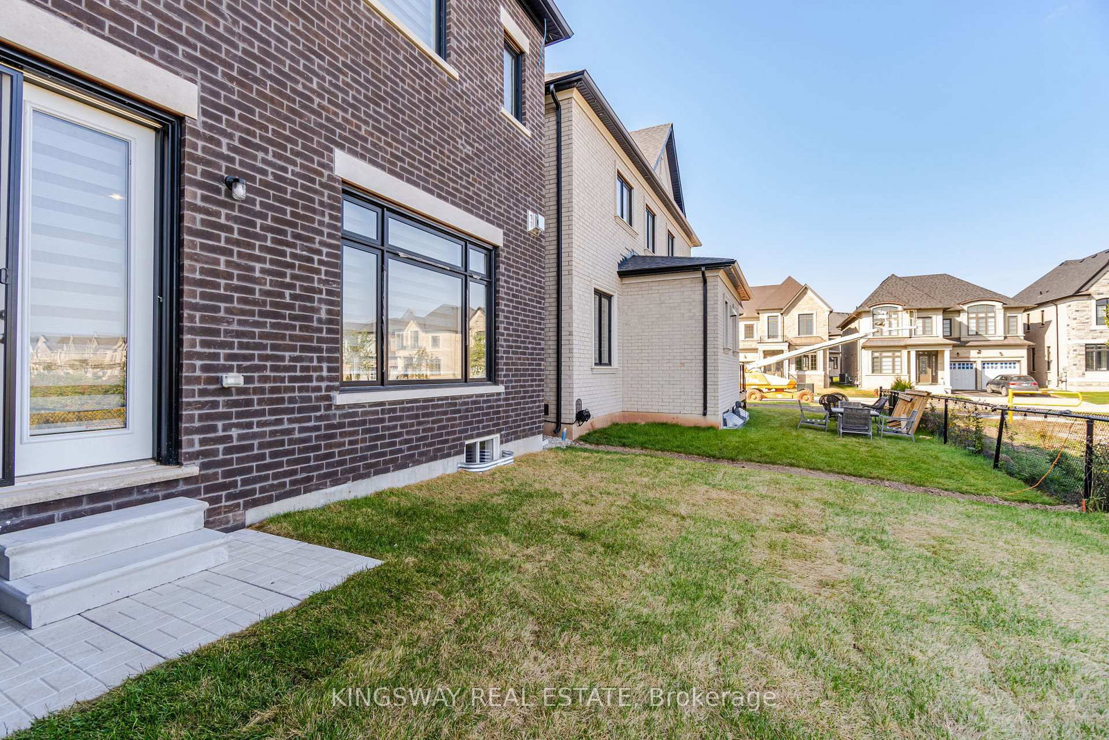 Listing Image 7