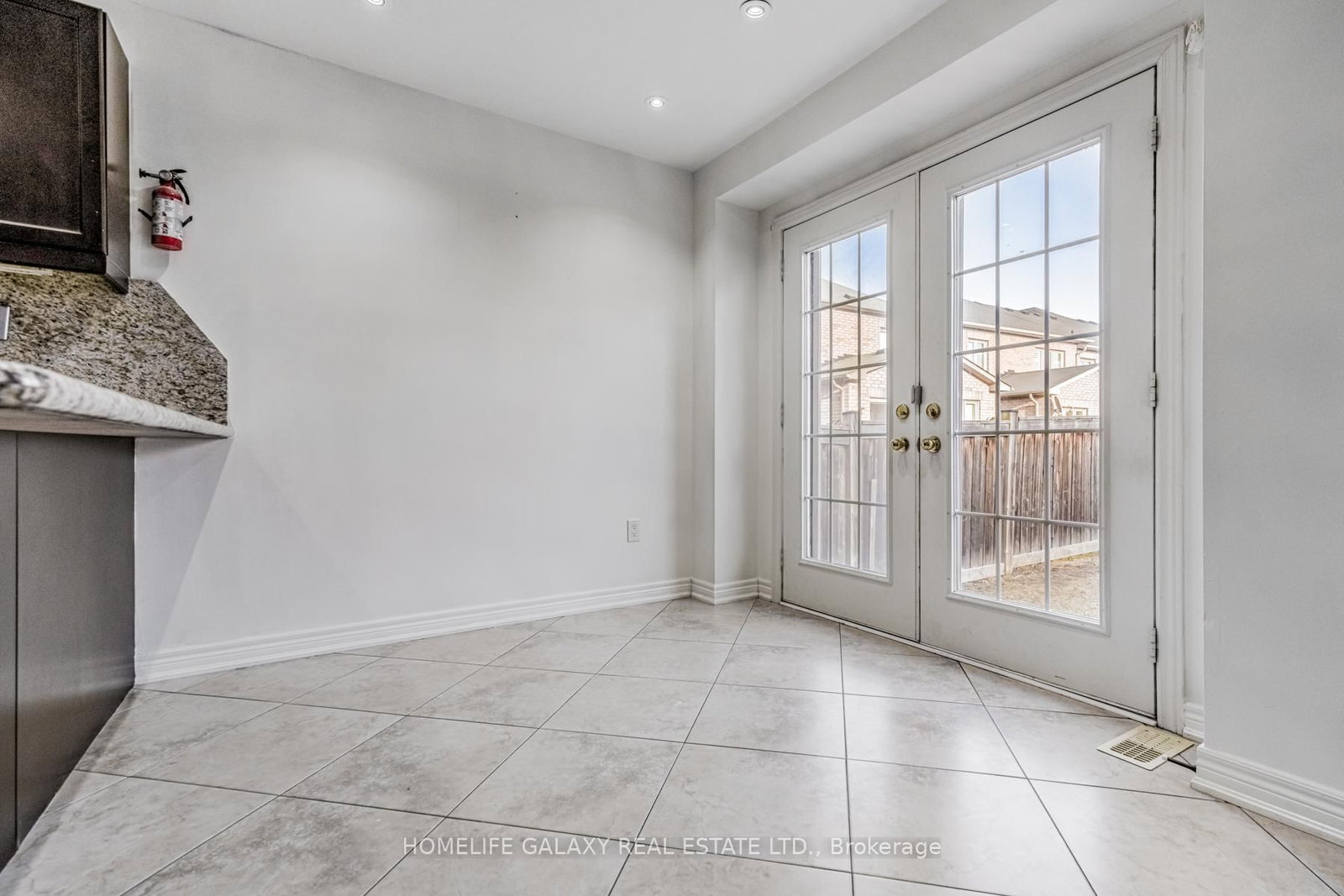 Listing Image 17