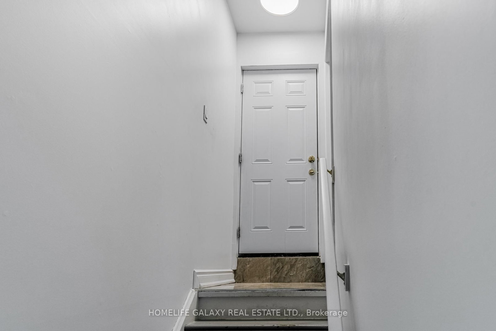 Listing Image 27