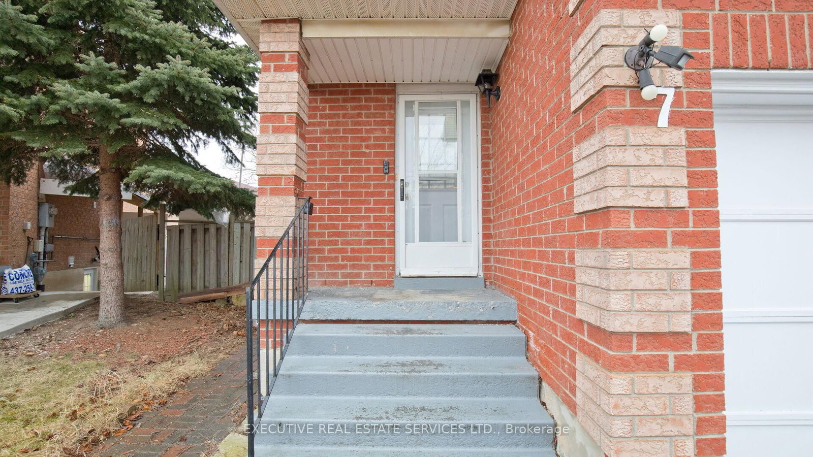 Listing Image 4