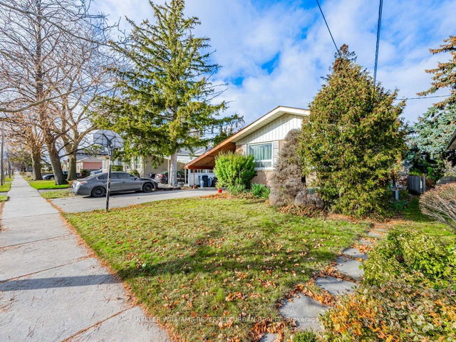 84 Hadrian Drive