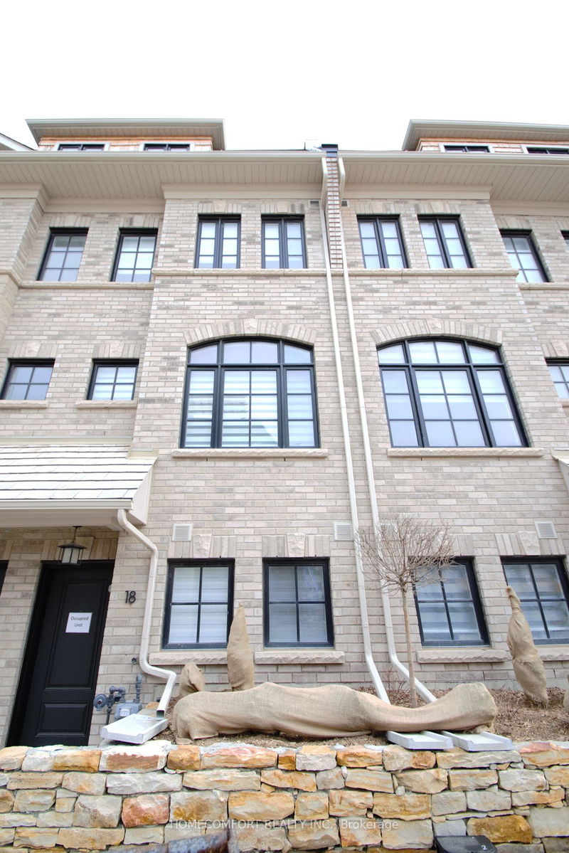 home for lease on 18-10 Lunar Crescent
