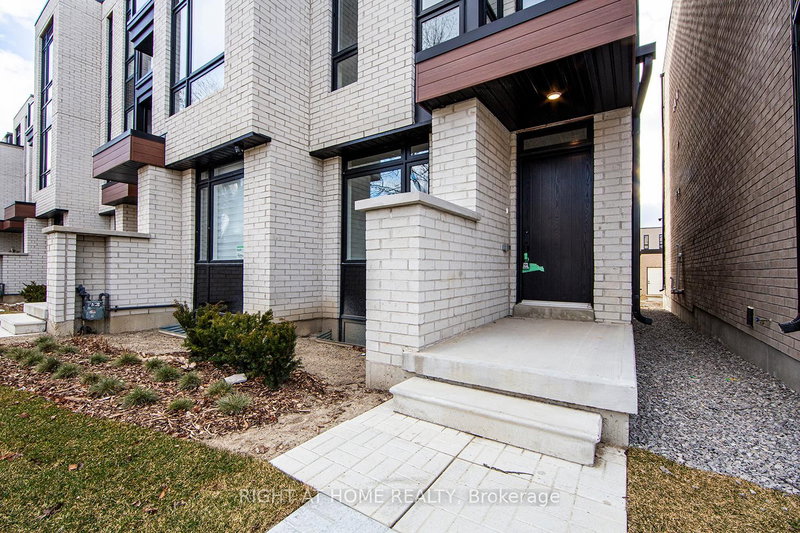 198 Mcroberts Ave, Toronto, M6E 4P5 | Image 2