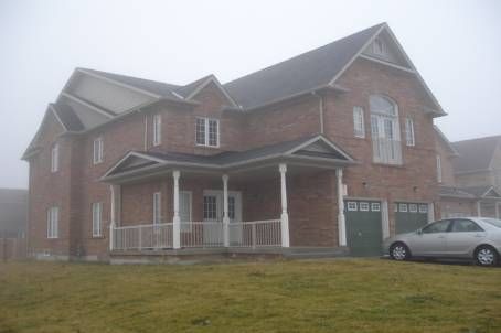 806 White Clover Way, Mississauga, L5V3C5 | Image 2