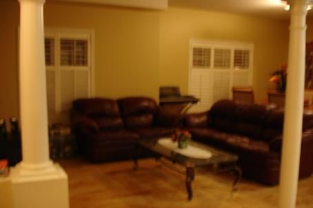 806 White Clover Way, Mississauga, L5V3C5 | Image 3