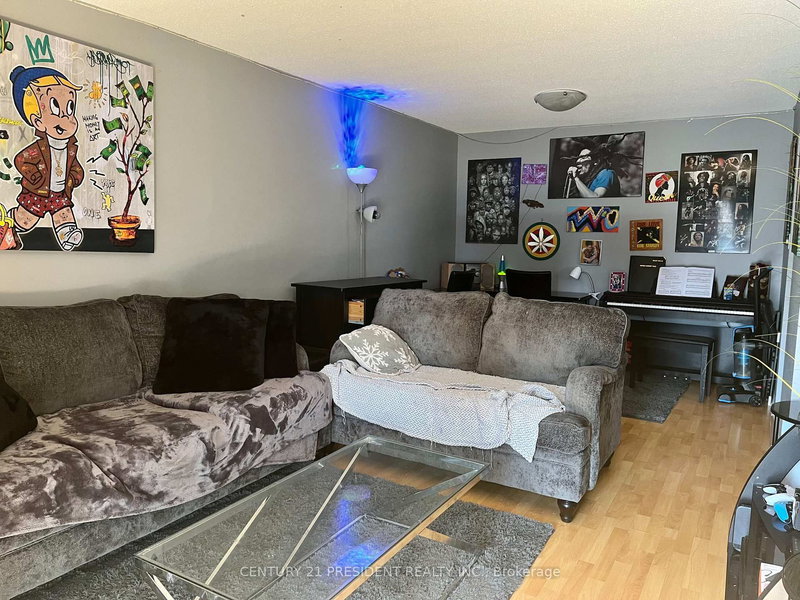 93 Ashford Crt, Brampton, L6V 3E2 | Image 2