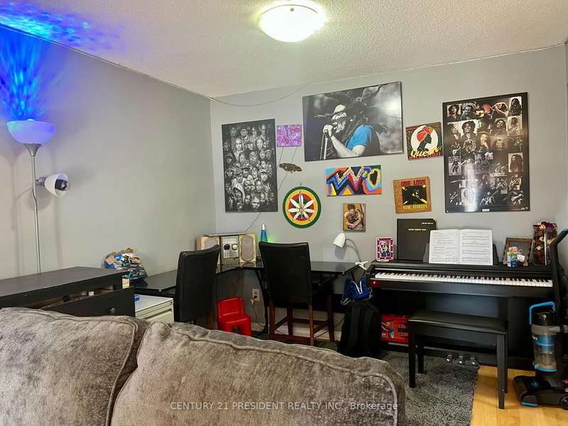 93 Ashford Crt, Brampton, L6V 3E2 | Image 3