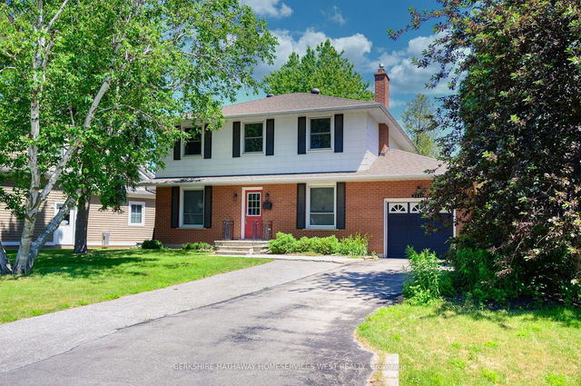 2471 Meadowood Crescent