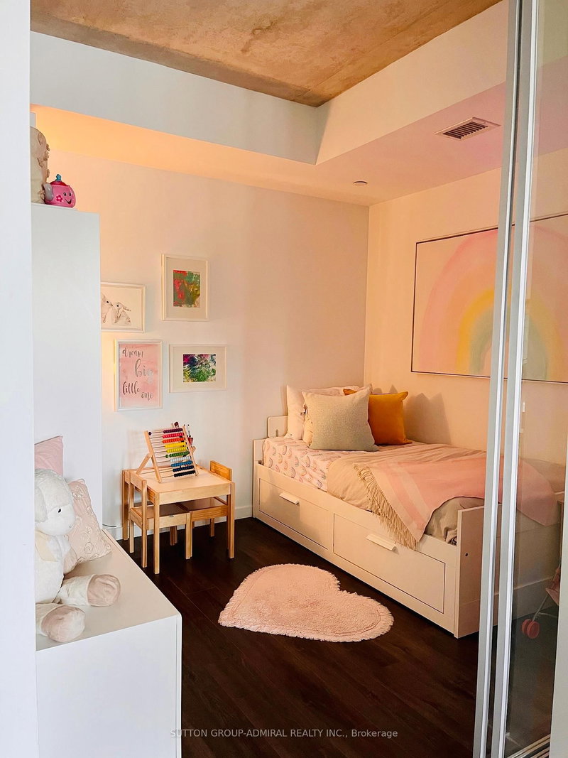 323 - 7 Smith Cres, Toronto, M8Z 0G3 | Image 3