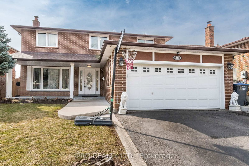 277 Centre St N, Brampton, L6V 2R3 | Image 2