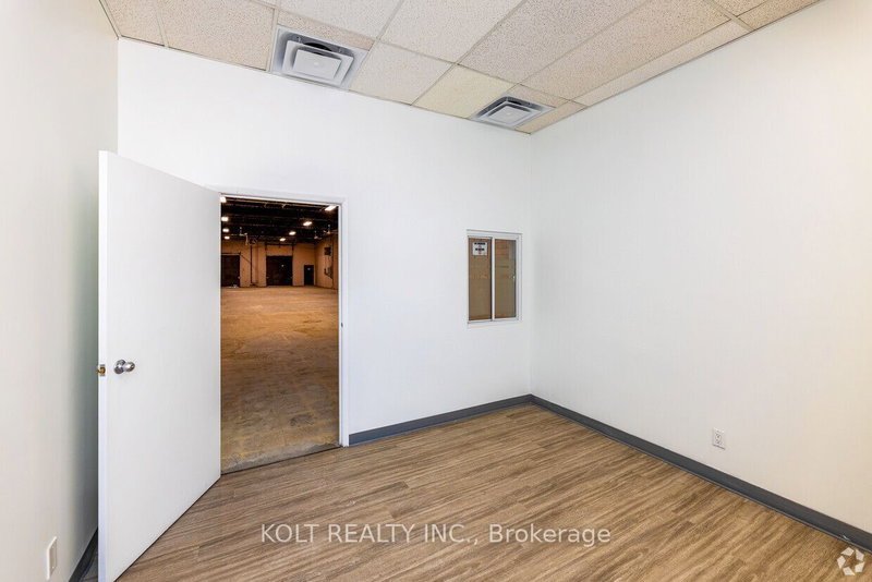 5-6 - 67 Westmore Dr, Toronto, M9V 3Y6 | Image 2