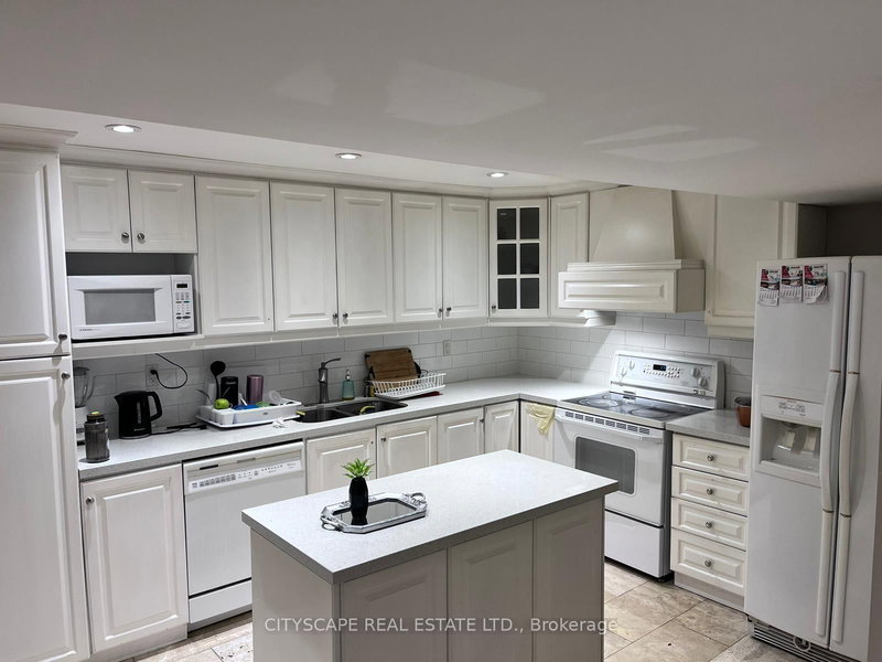 4562 Penhallow Rd, Mississauga, L5V 1E8 | Image 2