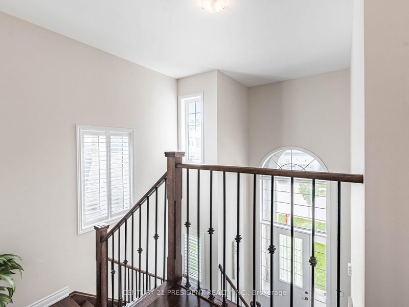 16 Monarch Dr, Halton Hills, L7G 0M6 | Image 2