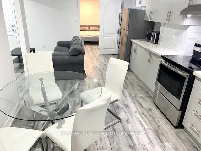 2B - 6421 Donway Dr, Mississauga, L5V 1J4 | Image 2