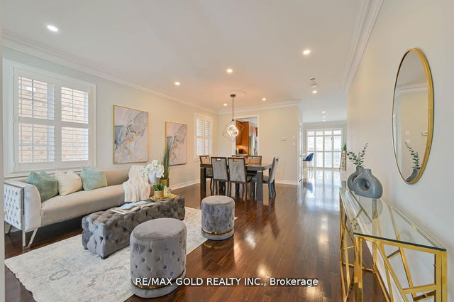 10 Fairservice Drive