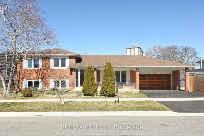 home for sale on 10 Castle Green Crescent N