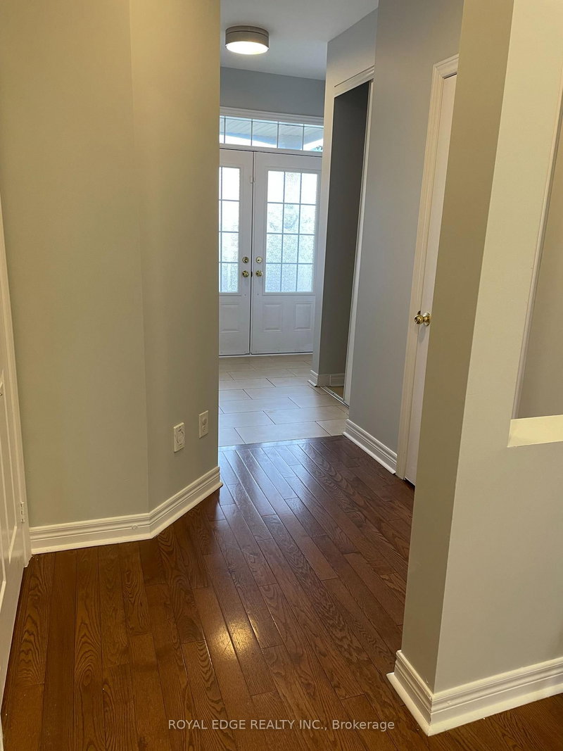 7435 Saint Barbara Blvd, Mississauga, L5W 0G3 | Image 2