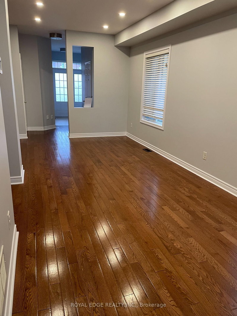 7435 Saint Barbara Blvd, Mississauga, L5W 0G3 | Image 3