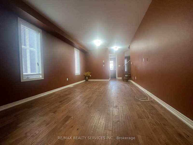 112 Amaranth Cres, Brampton, L7A 0L5 | Image 2