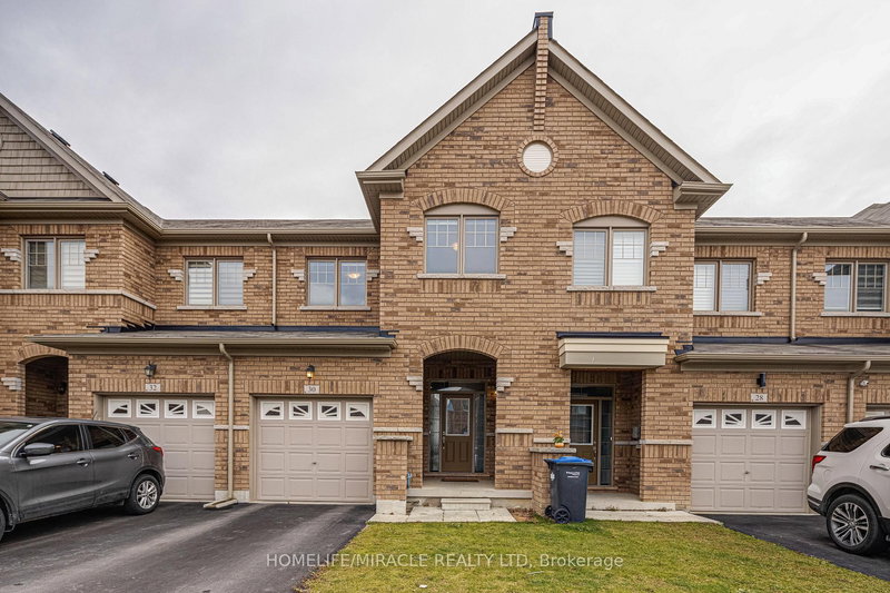30 Davenfield Circ, Brampton, L6P 4M2 | Image 2