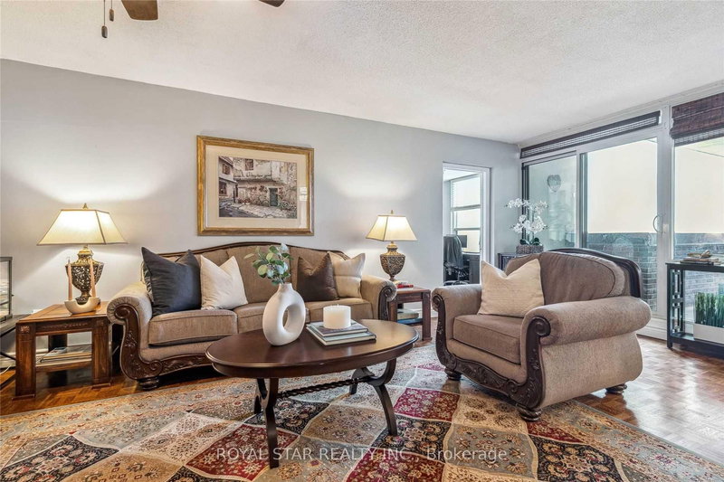 1607 - 1535 Lakeshore Rd E, Mississauga, L5E 3E2 | Image 2