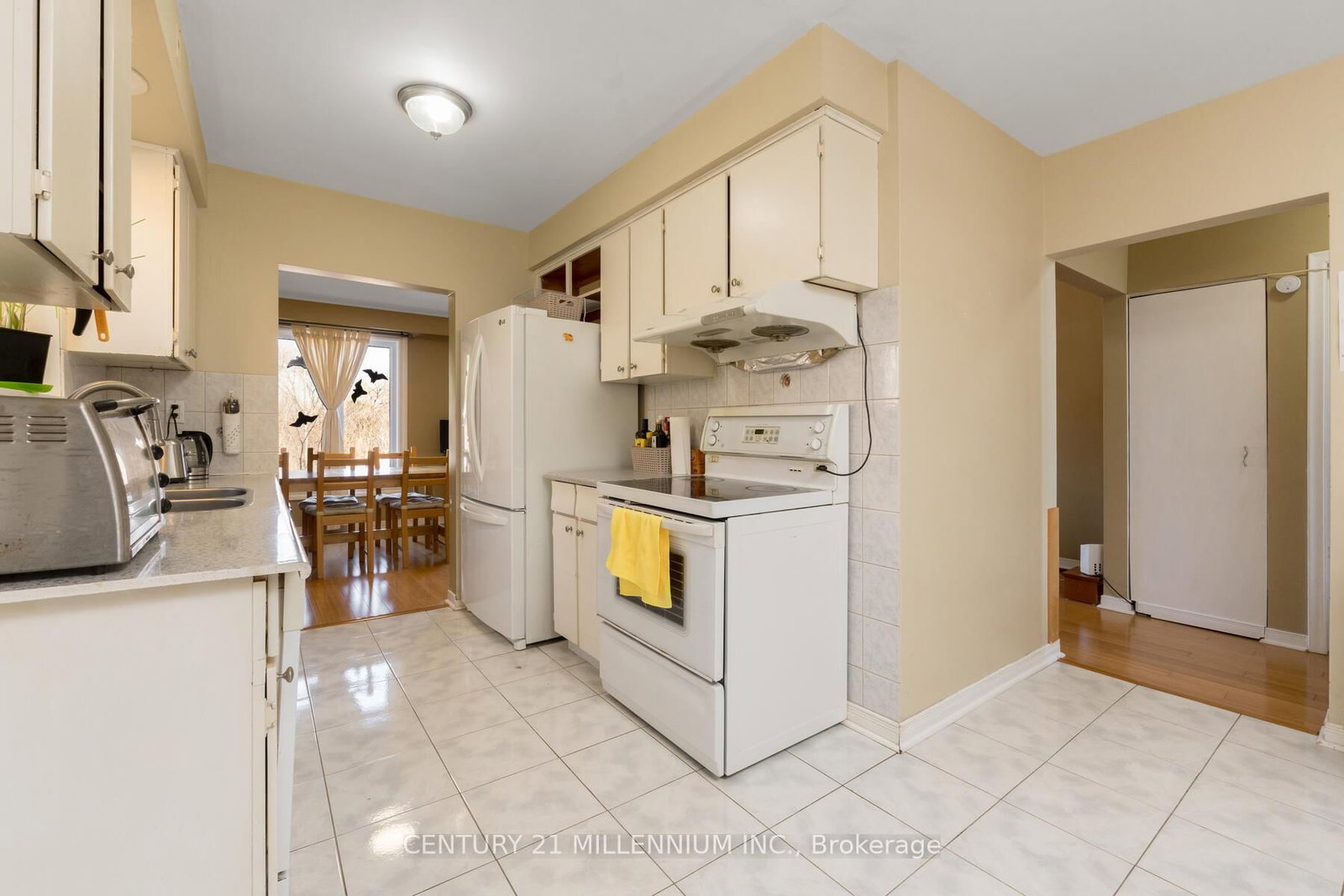 Listing Image 7