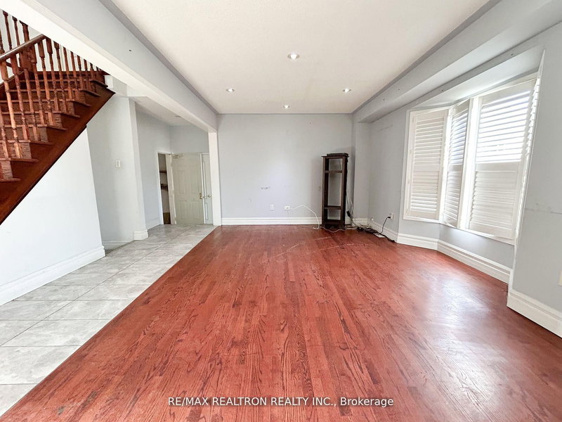 51 Jack Rabbit Cres, Brampton, L6R 2E4 | Image 2