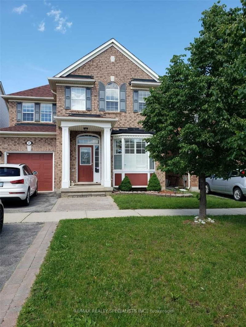 home for lease on 921 Trudeau Drive N