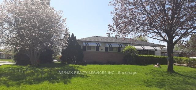 3 Brookdale Crescent