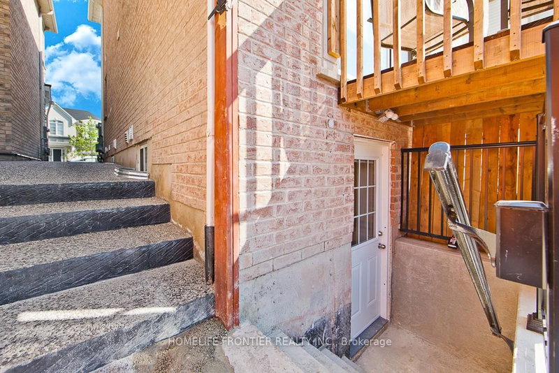 Lower - 311 Hinton Terr, Milton, L9E 1C8 | Image 2