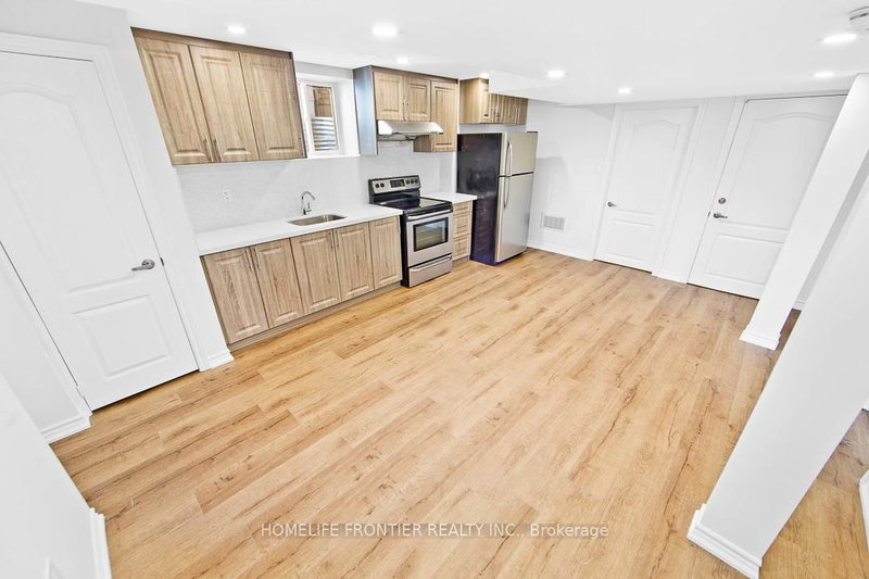 Lower - 311 Hinton Terr, Milton, L9E 1C8 | Image 3