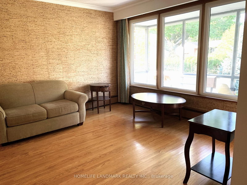 Main - 860 Francis Rd, Burlington, L7T 3Y2 | Image 2