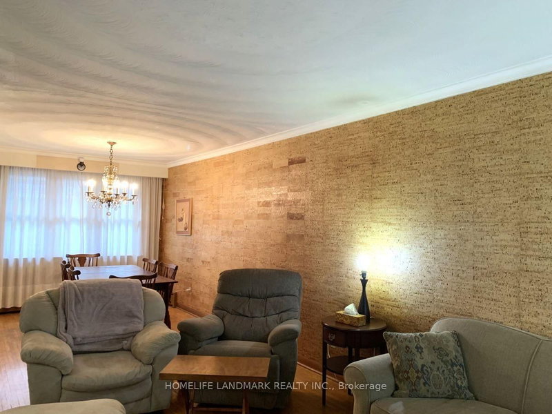 Main - 860 Francis Rd, Burlington, L7T 3Y2 | Image 3