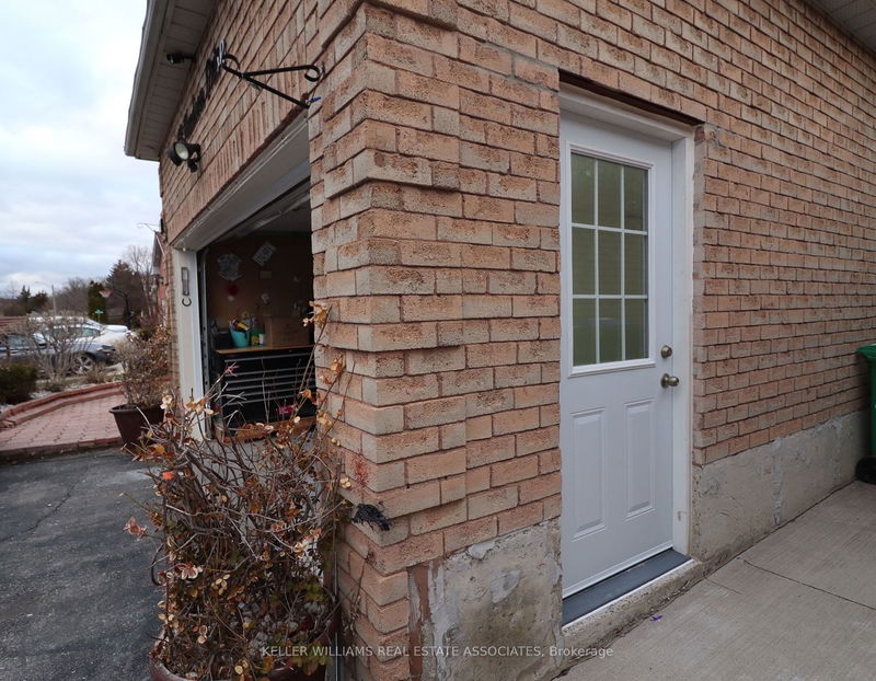 home for lease on 43 Hudson Drive