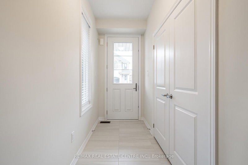 1426 Almonte Dr, Burlington, L7P 3A6 | Image 2