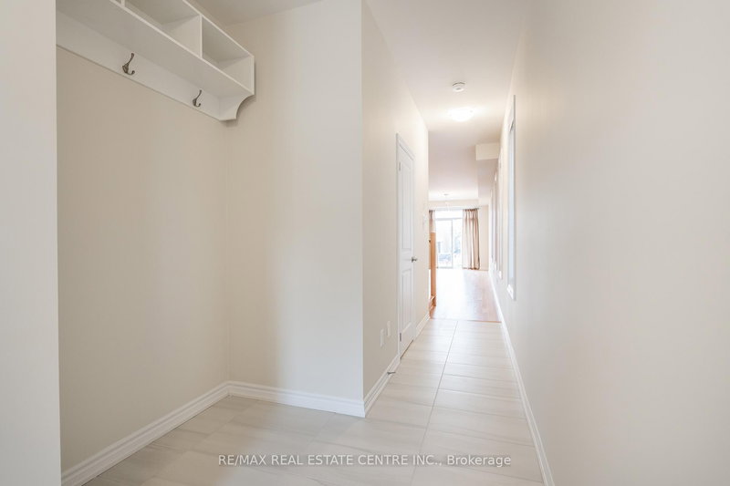 1426 Almonte Dr, Burlington, L7P 3A6 | Image 3