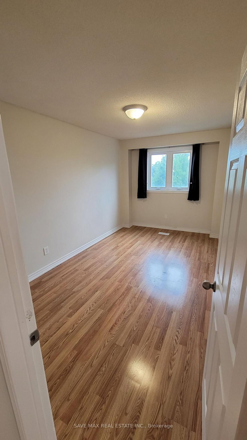 44 Rotherglen Crt, Brampton, L6X 2S1 | Image 3