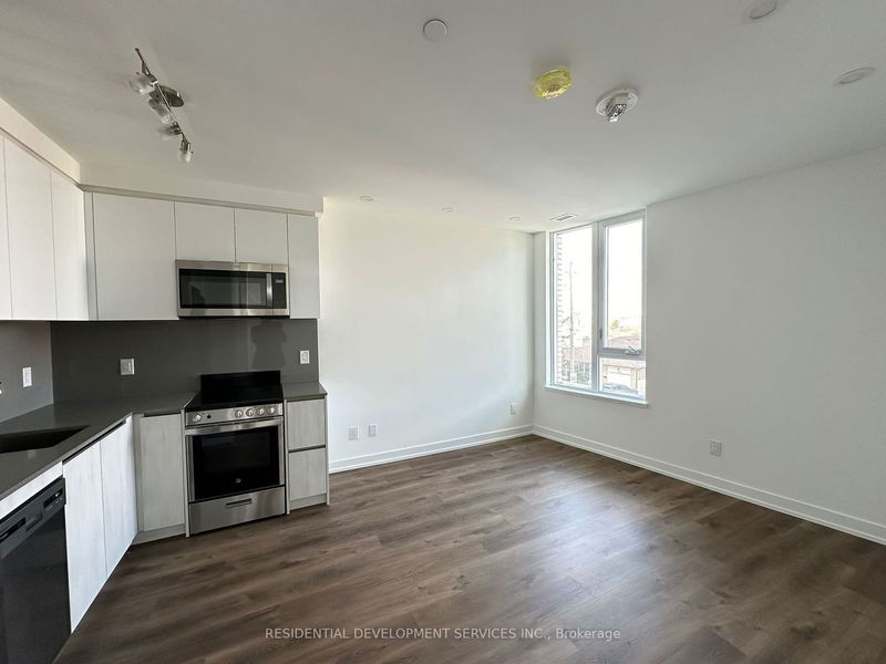 home for lease on 318-3100 Keele Street