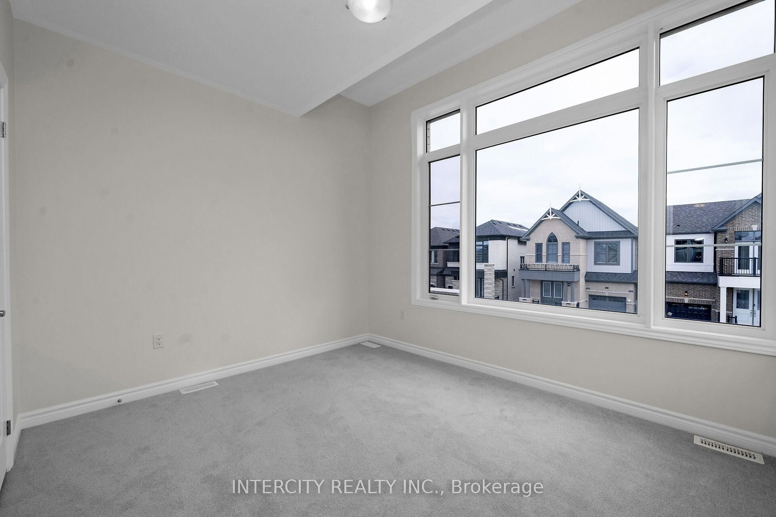 Listing Image 30