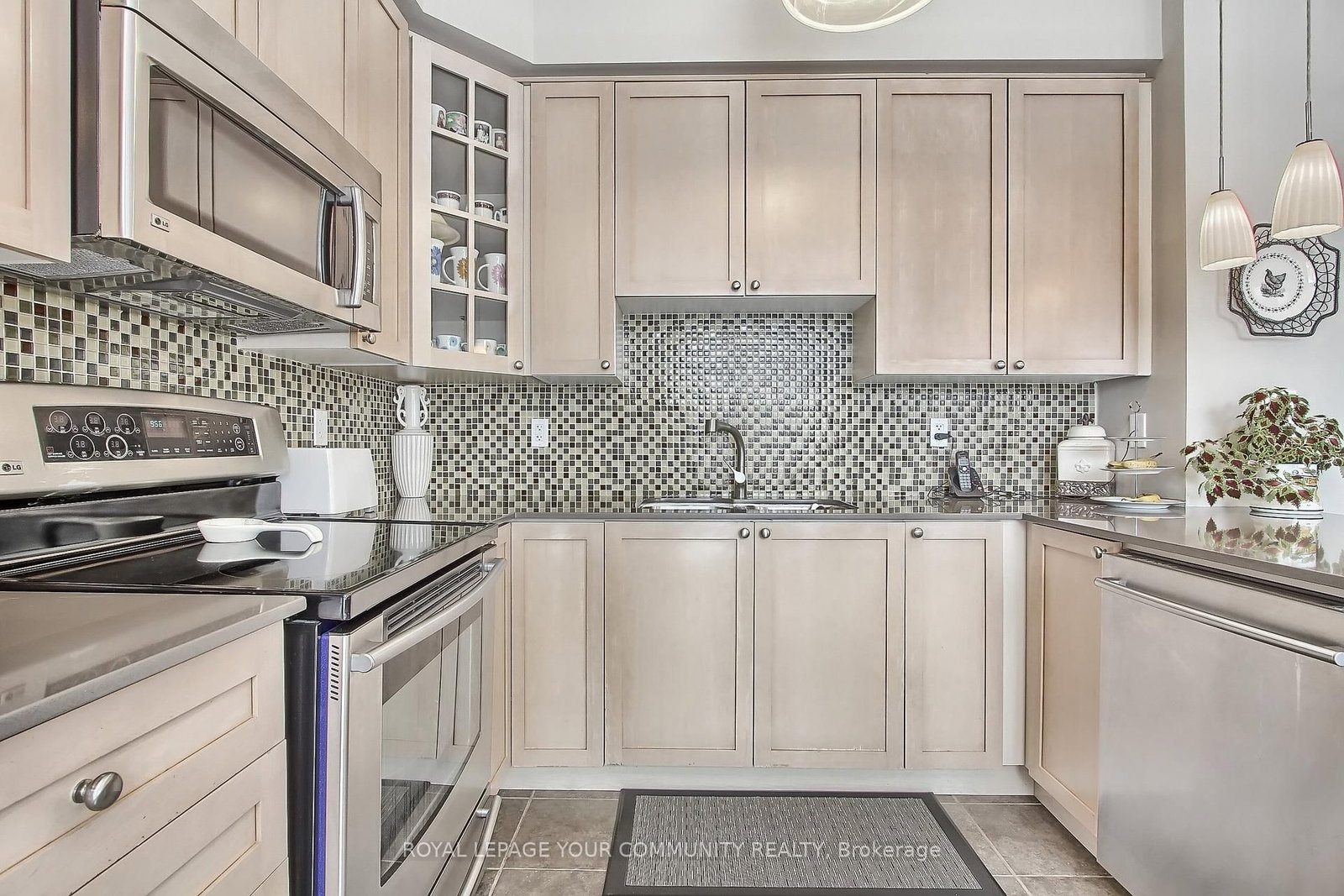 Listing Image 15