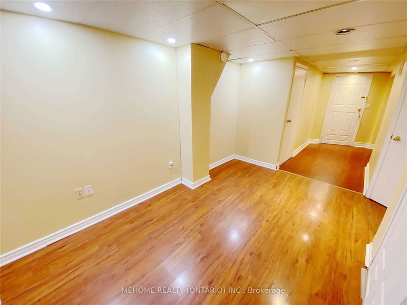 home for lease on 5209 Palomar Crescent