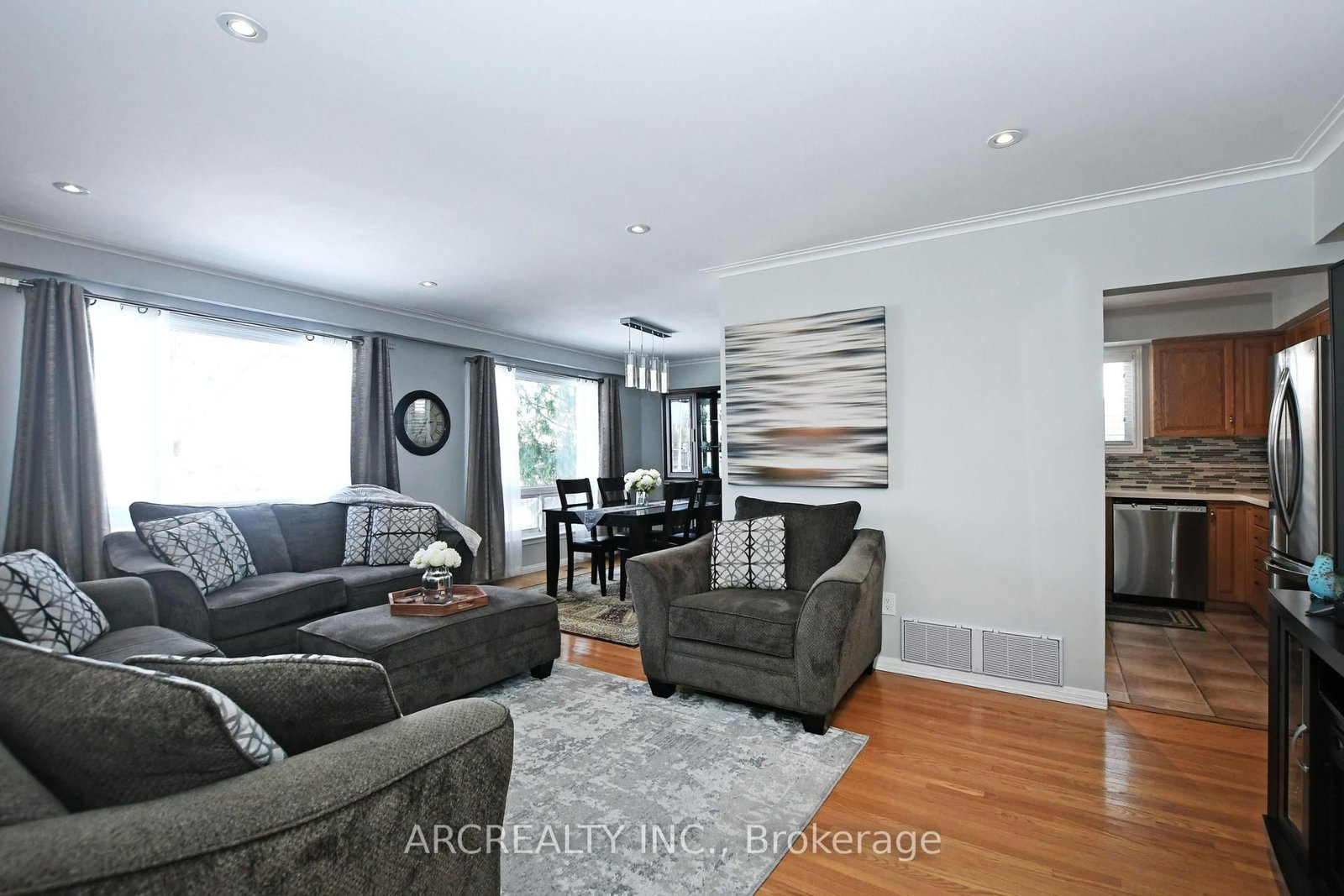 Listing Image 7