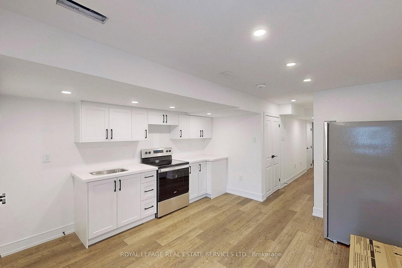 Lower - 208 Mcroberts Ave, Toronto, M6E 4S8 | Image 2