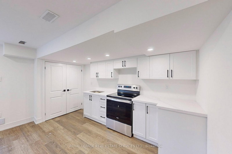 Lower - 208 Mcroberts Ave, Toronto, M6E 4S8 | Image 3