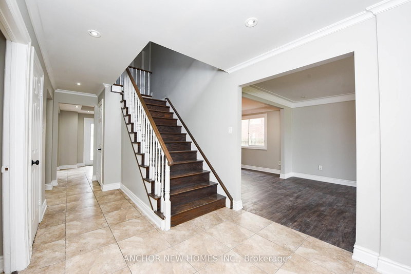 4205A Longmoor Dr, Burlington, L7L 5C7 | Image 3