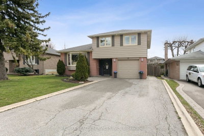 Detached House sold at 31 Core Crescent, Brampton, Ontario, L6W 2G6 - Brampton East - MLS: W8178802
