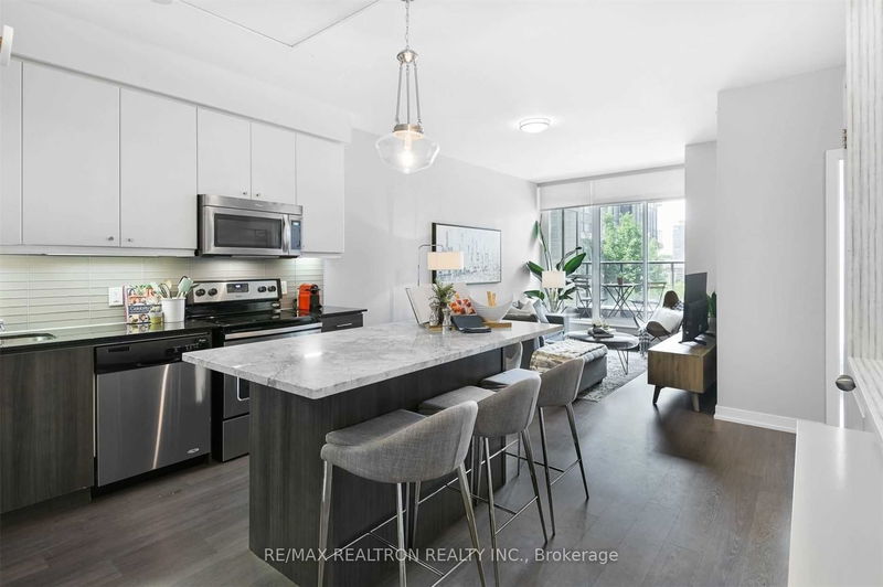 home for lease on 515-8 Fieldway Road