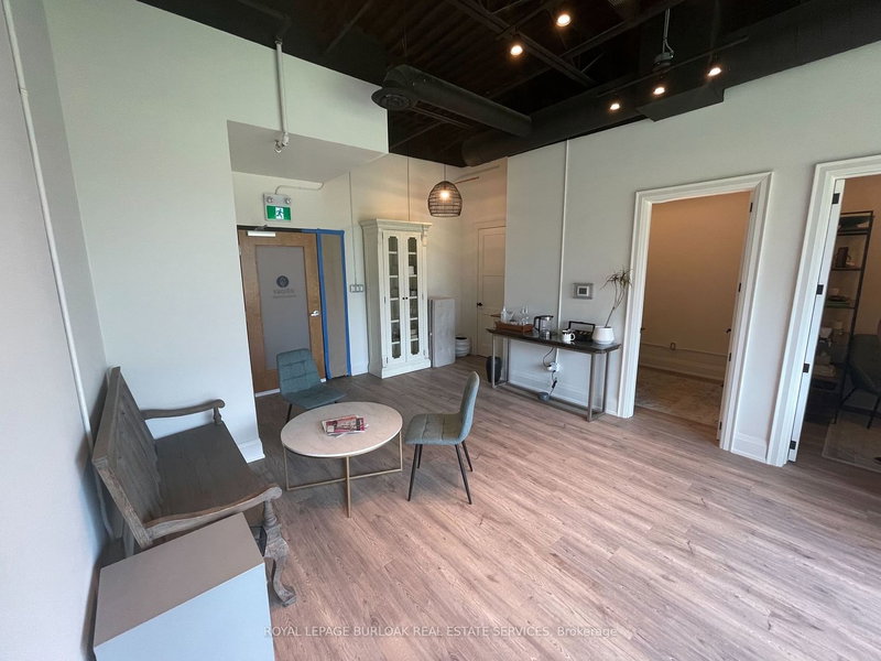 206 - 3475 Rebecca St, Oakville, L6L 6X9 | Image 3